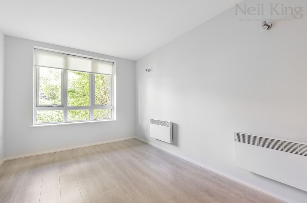 Property photo 3 of 19 4646883