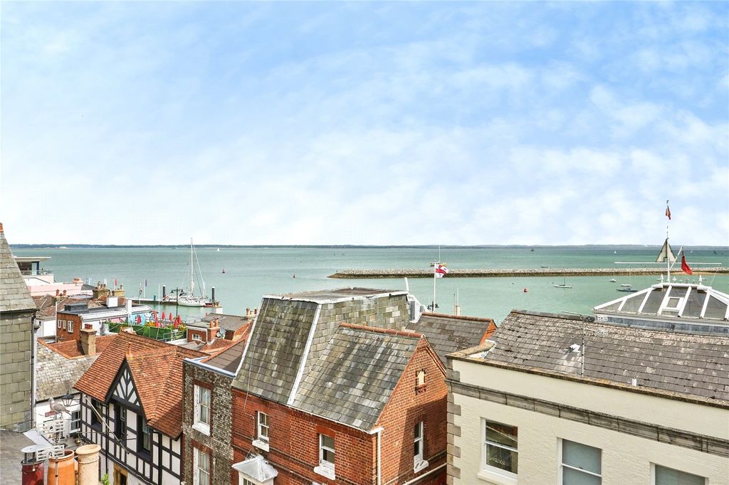 Property photo 2 of 16 Sea Views