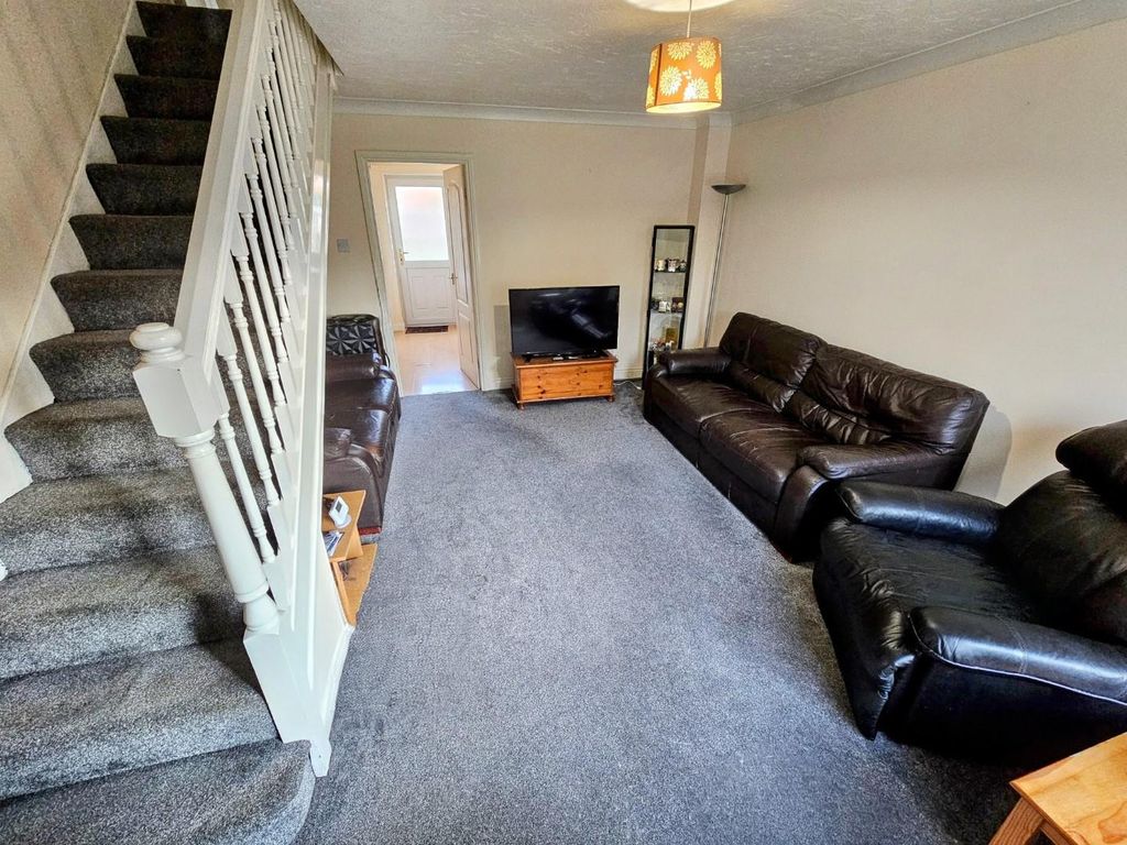 Property photo 2 of 13 Lounge