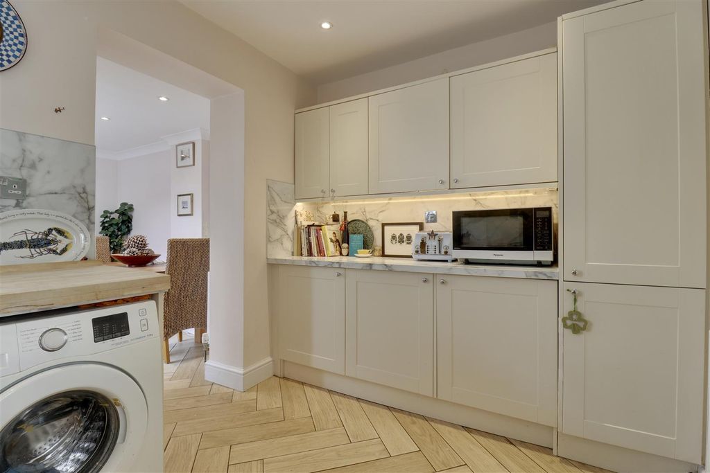 Property photo 1 of 33 44Eb6D14-C4CE-43A8-A905-1Eef7Ae43E36_1_201_A.Jpeg