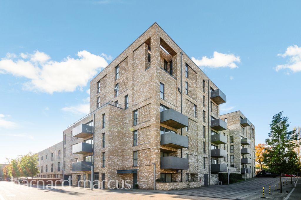 Property photo 1 of 10 Front