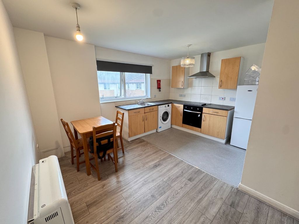 Property photo 2 of 10 4583932