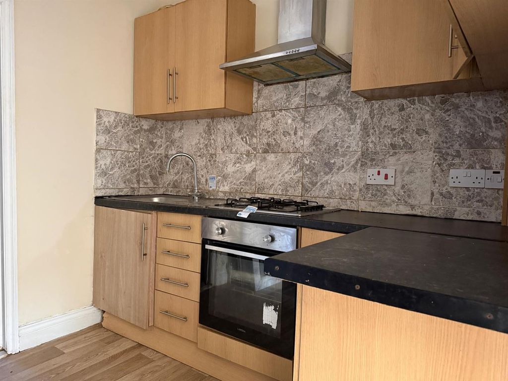 Property photo 3 of 8 03.Jpeg