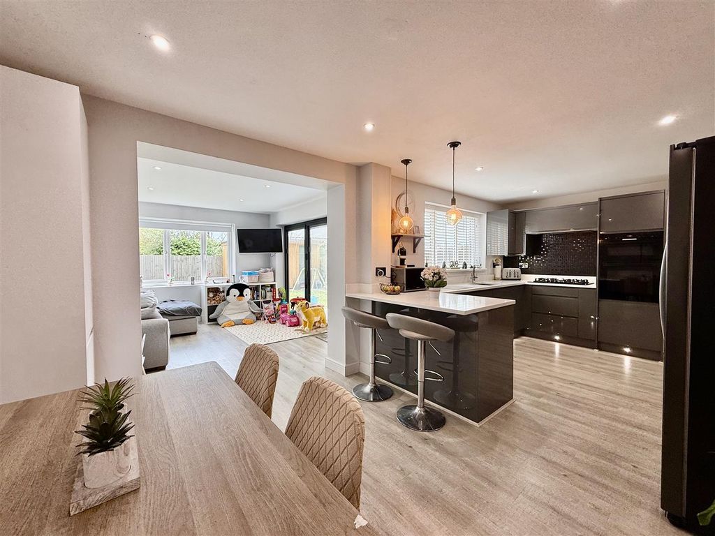 Property photo 2 of 29 2