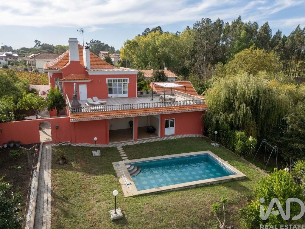 Property photo 3 of 40