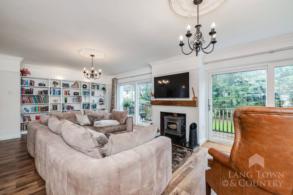 Property photo 3 of 32