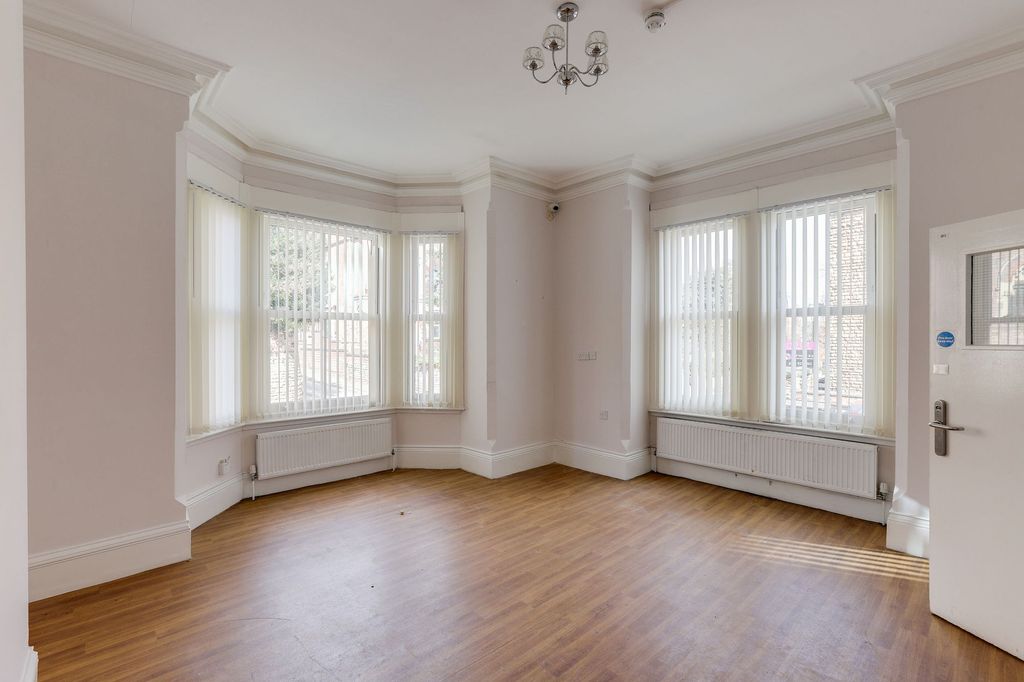 Property photo 2 of 24