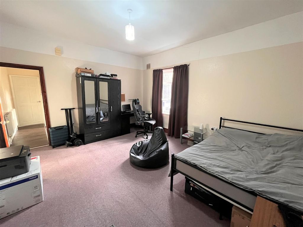 Property photo 2 of 6 Bedroom 1.Jpg