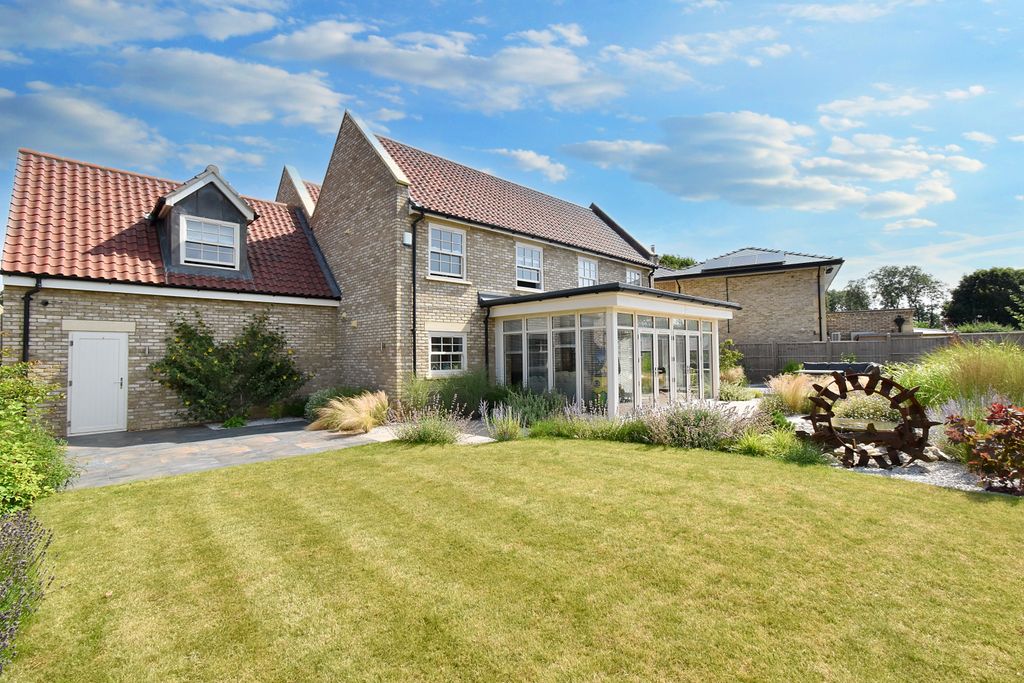 Property photo 1 of 25