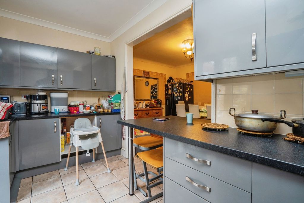 Property photo 2 of 15 Photo