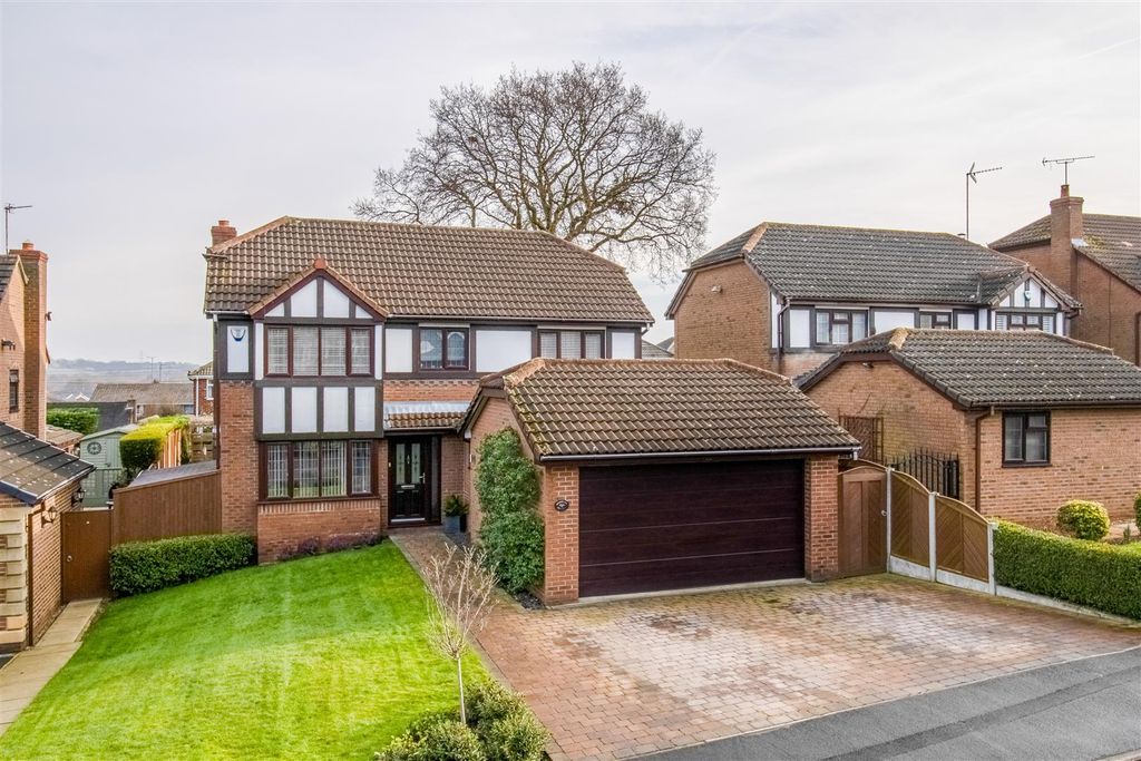 Property photo 1 of 18