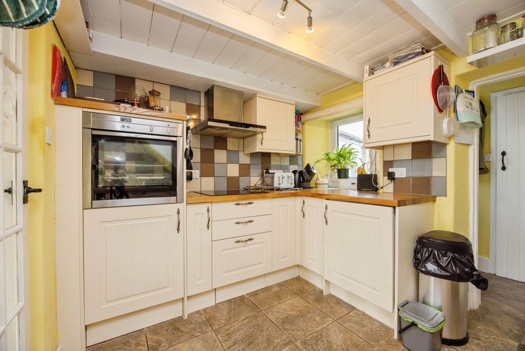 Property photo 3 of 21 Pbox-Img.Jpg