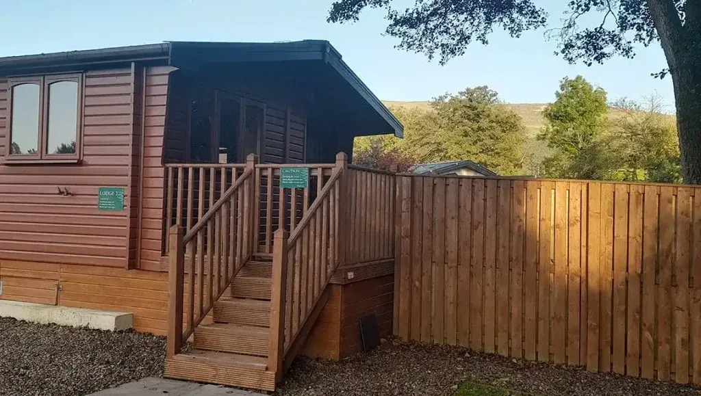 Property photo 1 of 6 Lodge1 (1)