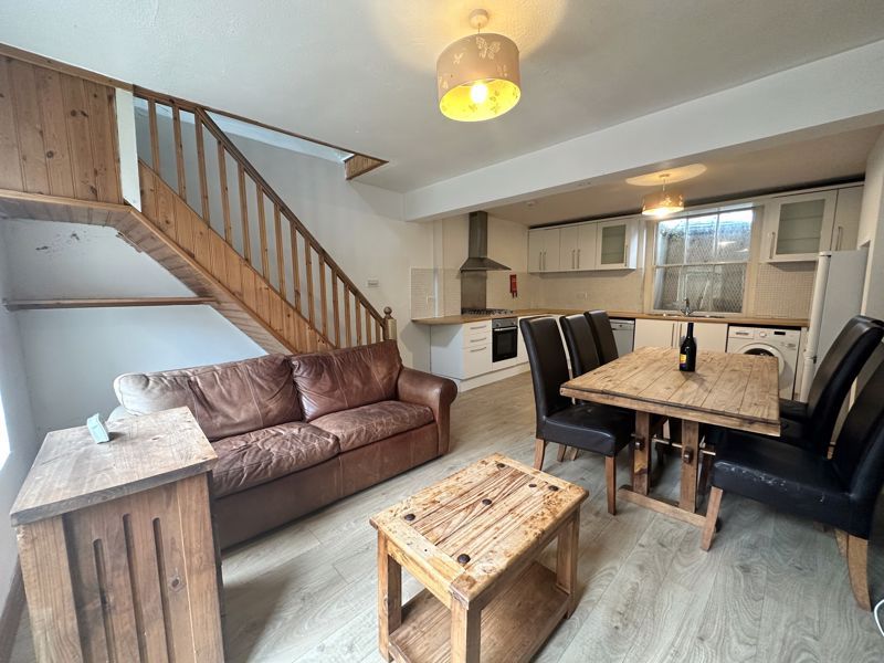 Property photo 3 of 8 Photo 21