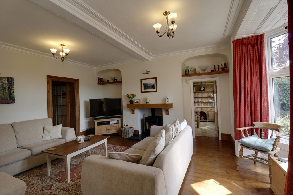 Property photo 3 of 32 Living Room c