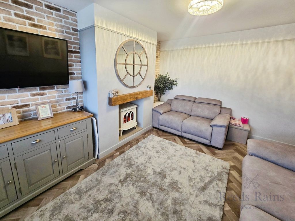 Property photo 3 of 17 Picture No. 25