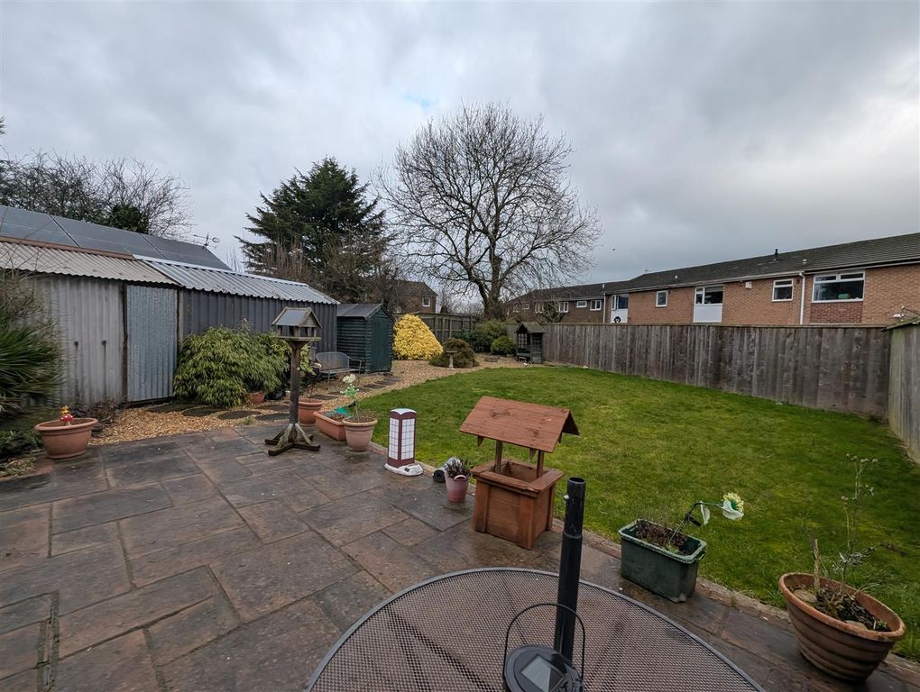 Property photo 3 of 12 Externally