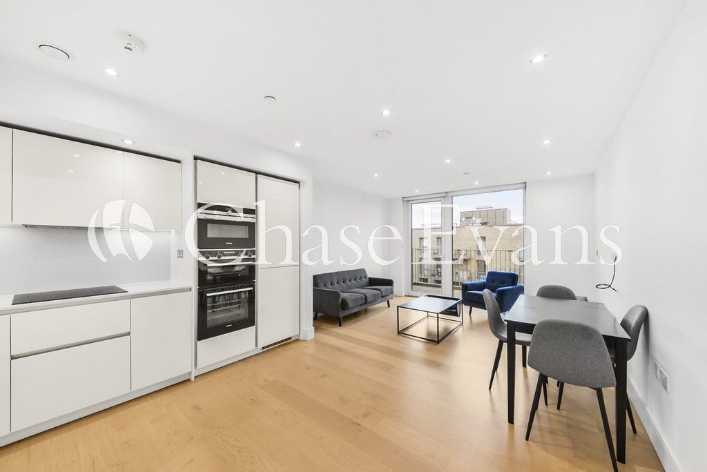 Property photo 1 of 14 Livign Area