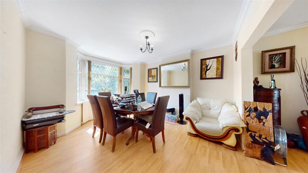 Property photo 3 of 13 Dining Area.Jpg