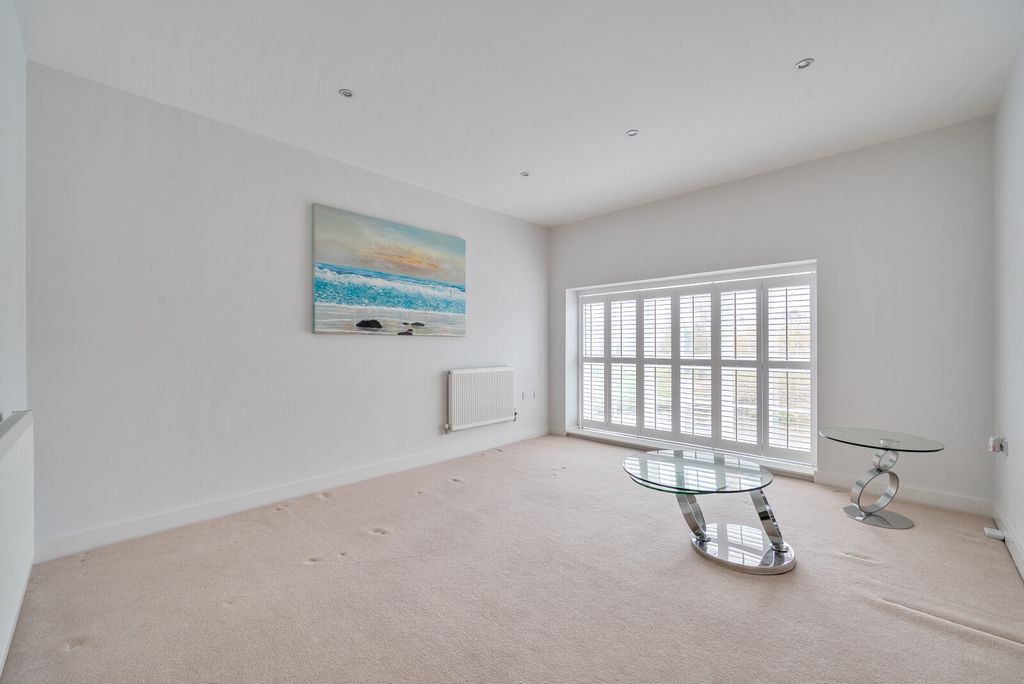 Property photo 2 of 26 1423692-10-69B28E...