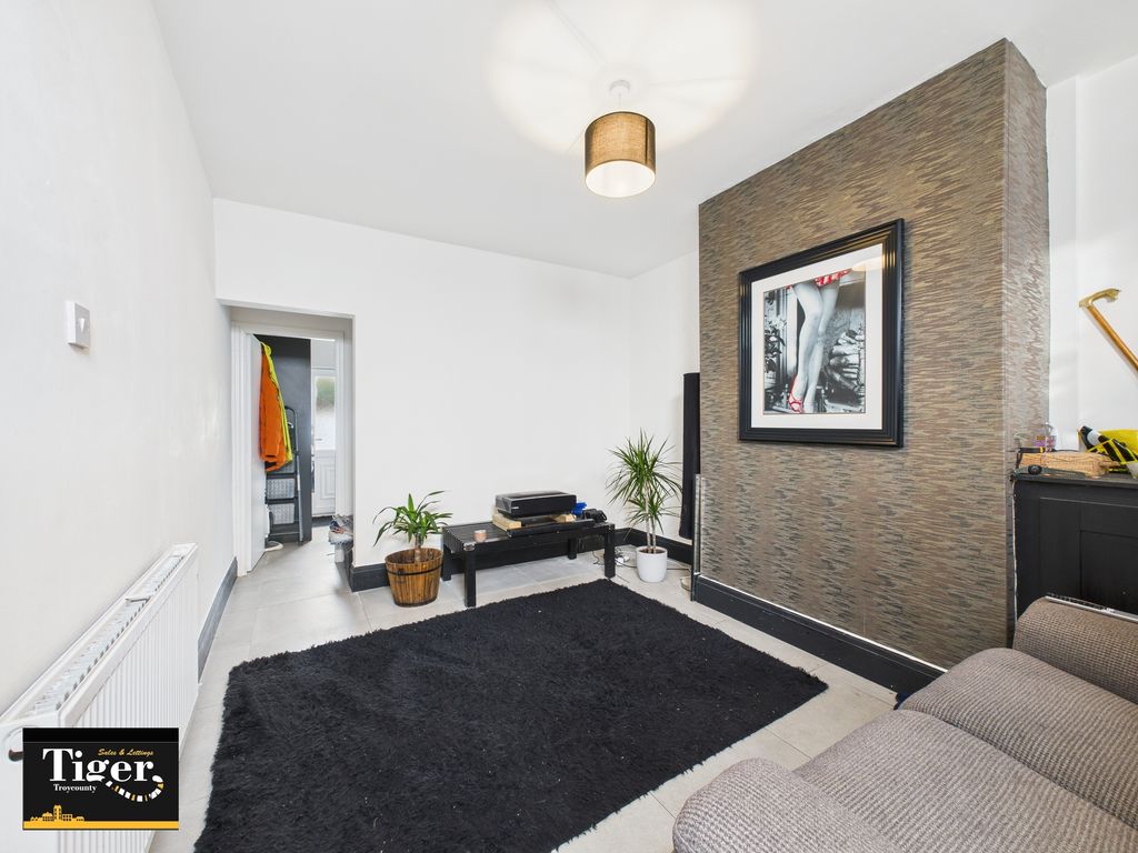 Property photo 2 of 9 Cam03440G0-Pr0480-Still003