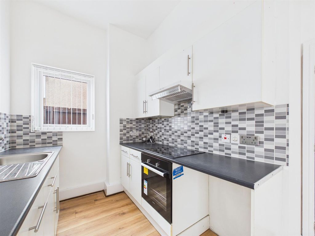 Property photo 3 of 18 Cam03604G0-Pr0275-Still007.Jpg