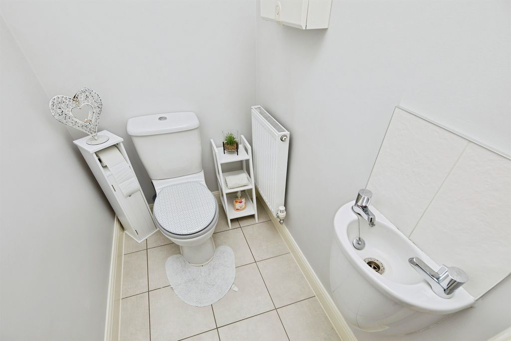 Property photo 2 of 17
