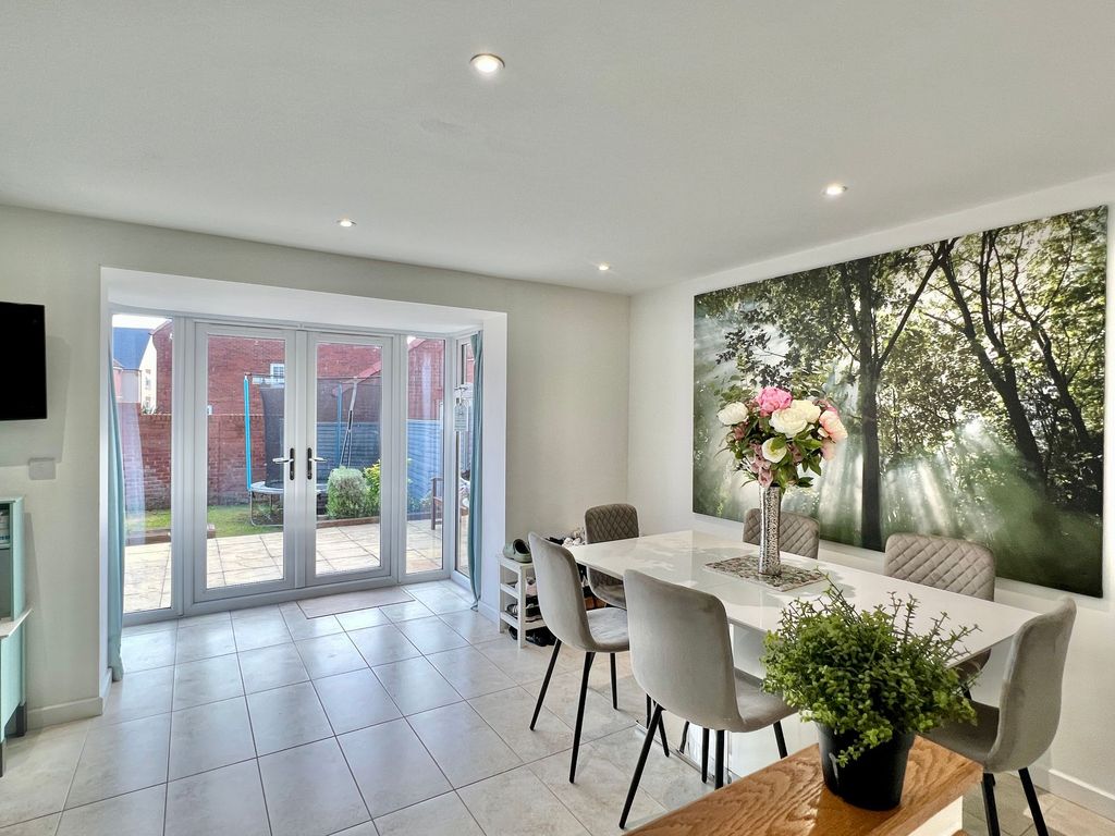 Property photo 3 of 28