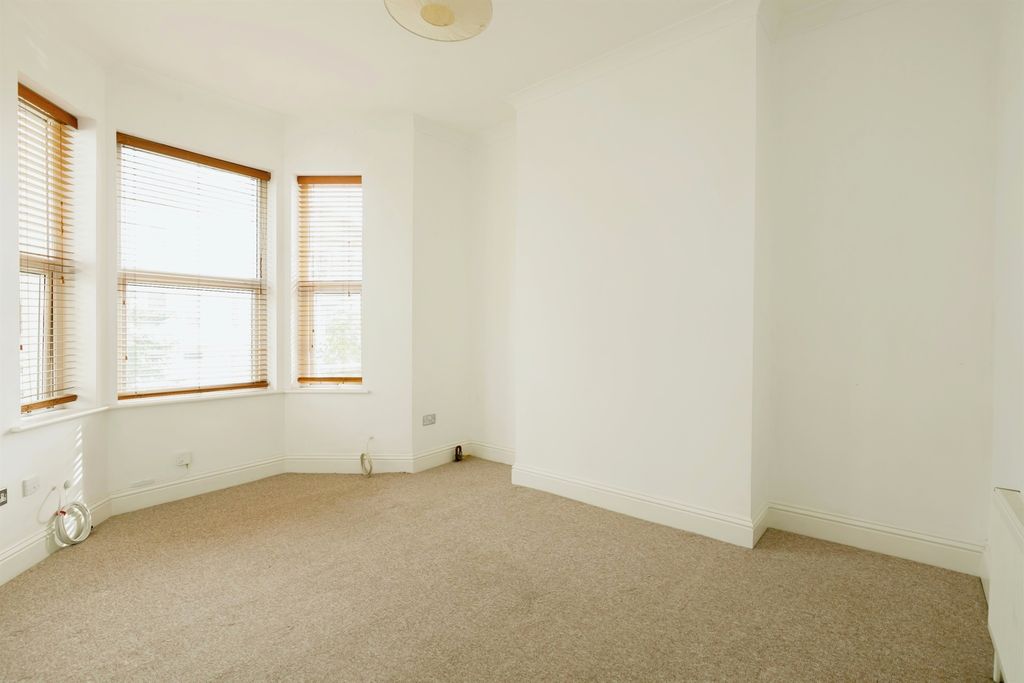 Property photo 3 of 9 Living Room