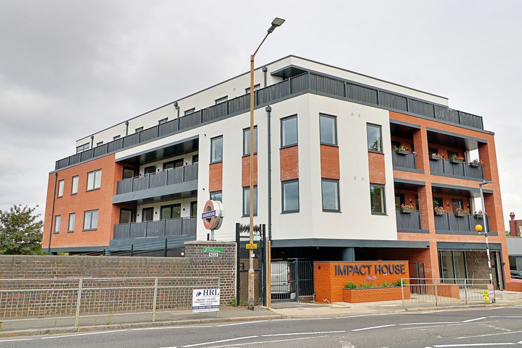 Property photo 1 of 11