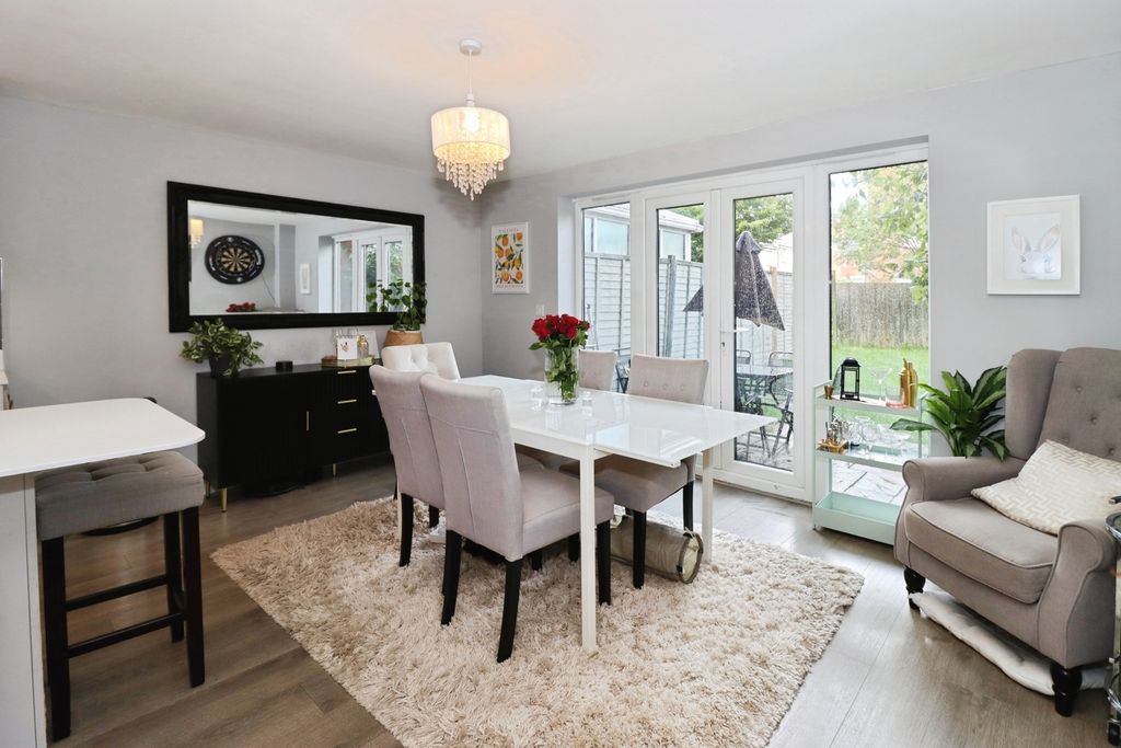 Property photo 2 of 17 Dining Space