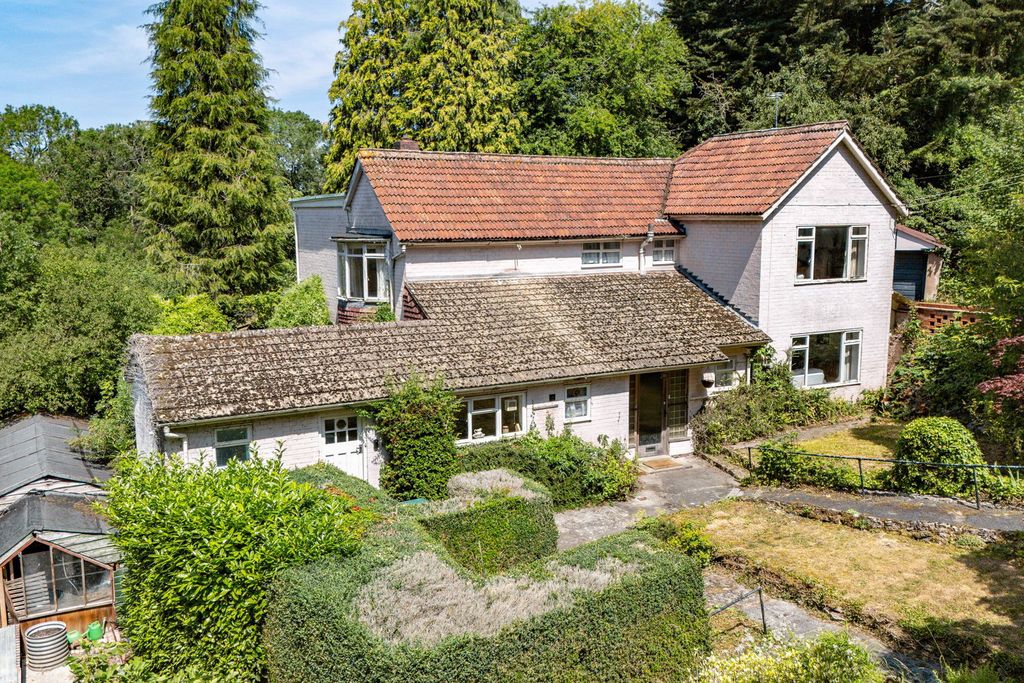 Property photo 1 of 33