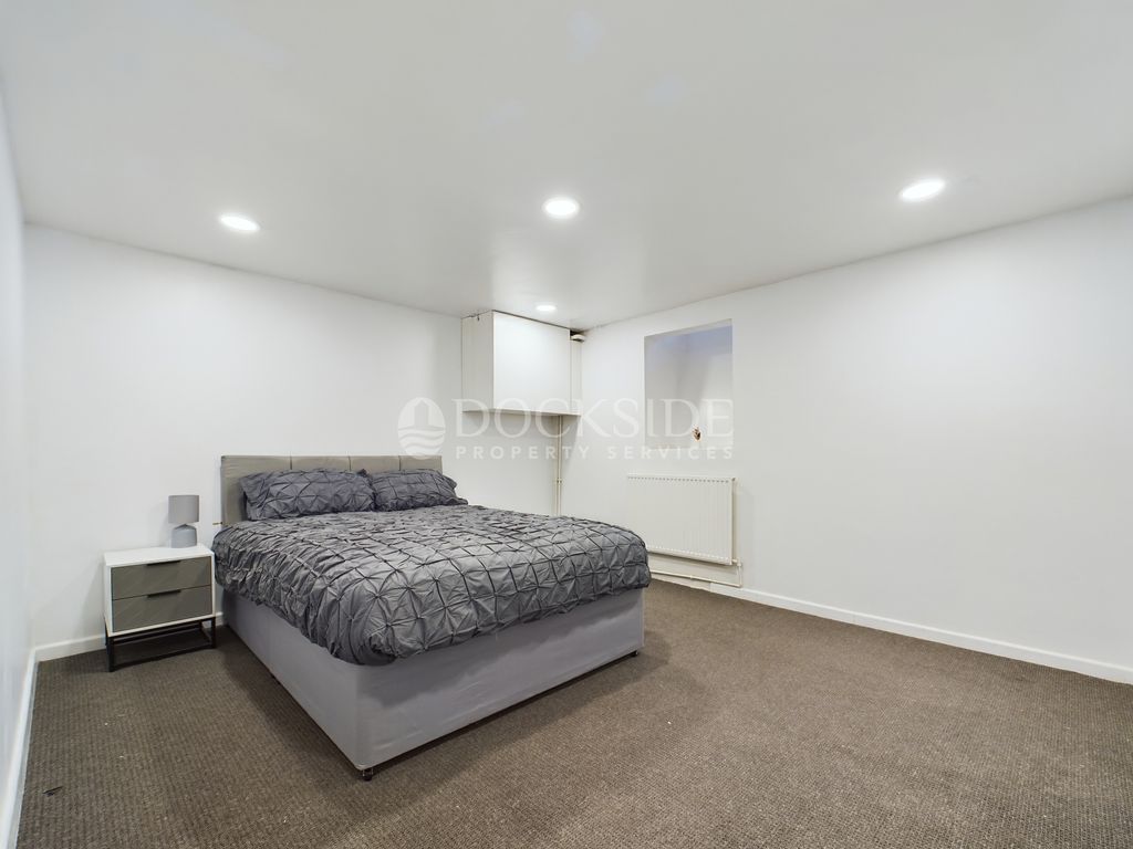 Property photo 1 of 3