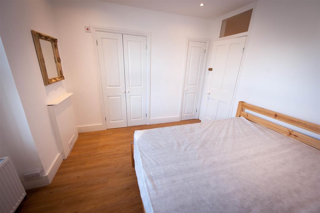 Property photo 3 of 9 Picture 3