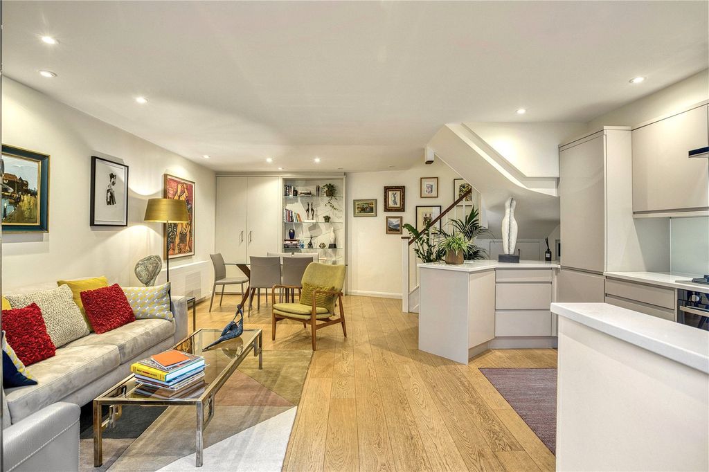 Property photo 3 of 21 Picture No. 02