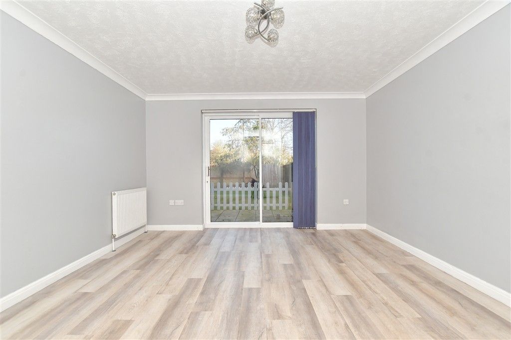 Property photo 1 of 8 Lounge/Diner