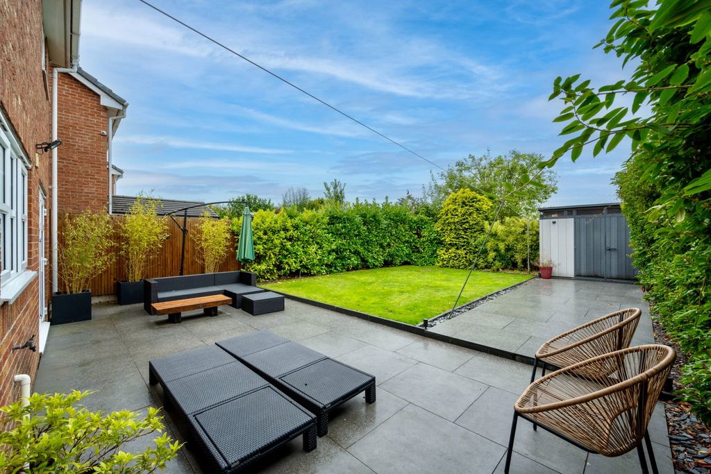 Property photo 2 of 36