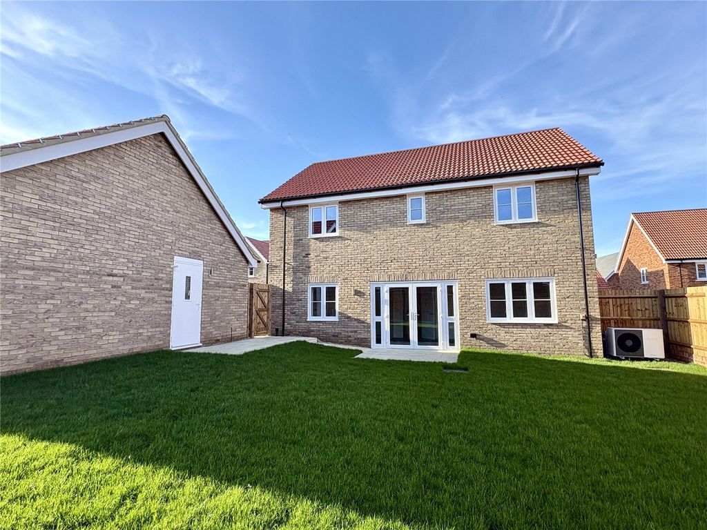 Property photo 2 of 8 Picture No. 13