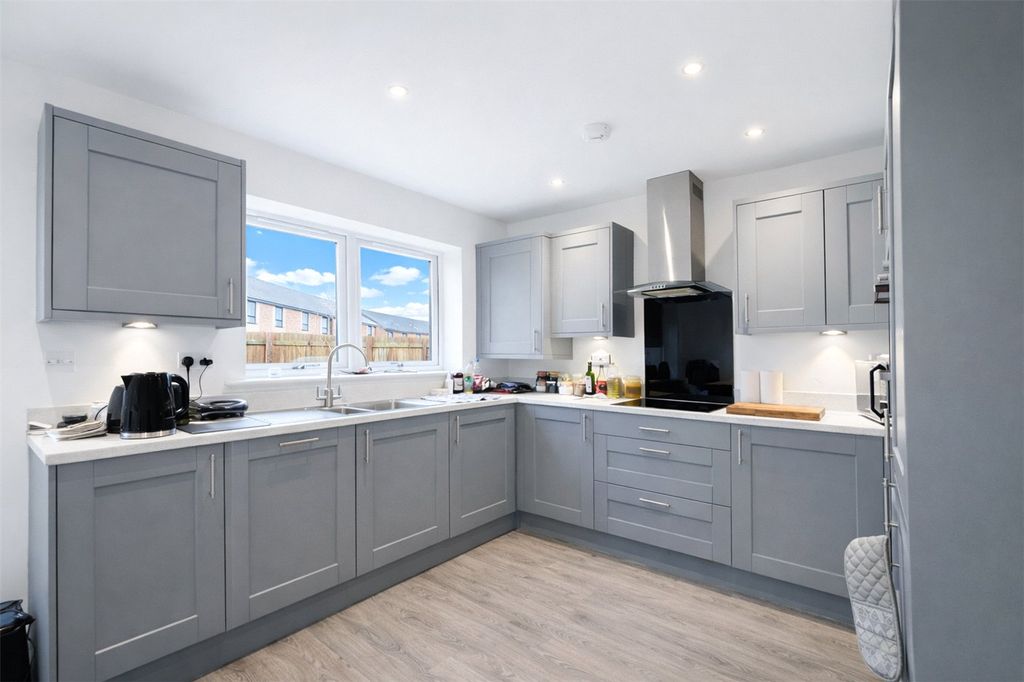 Property photo 3 of 13 Picture No. 19