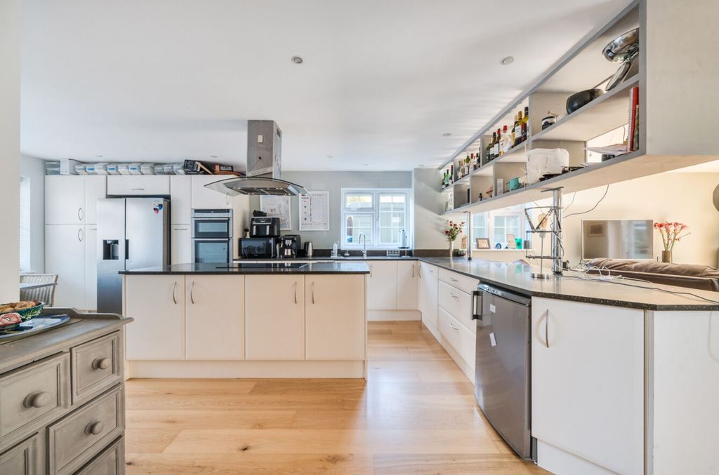 Property photo 2 of 22 Kitchen