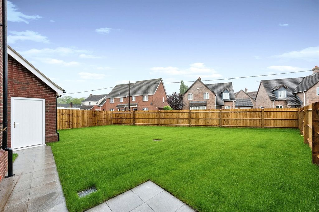 Property photo 2 of 15 Picture No. 17