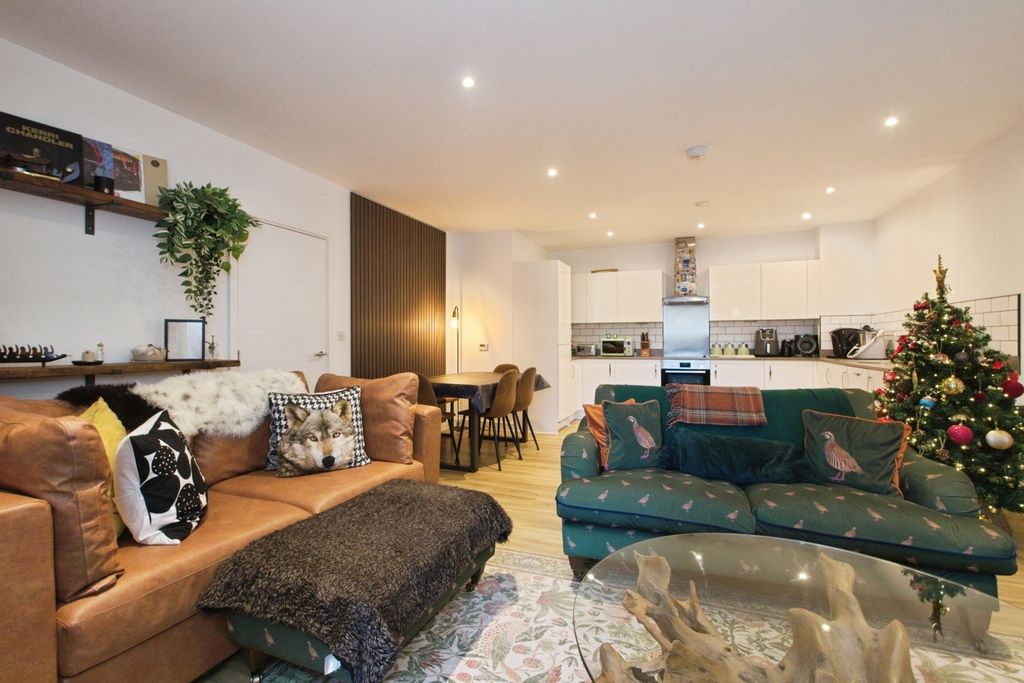 Property photo 2 of 20 Pbox-Img.Jpg