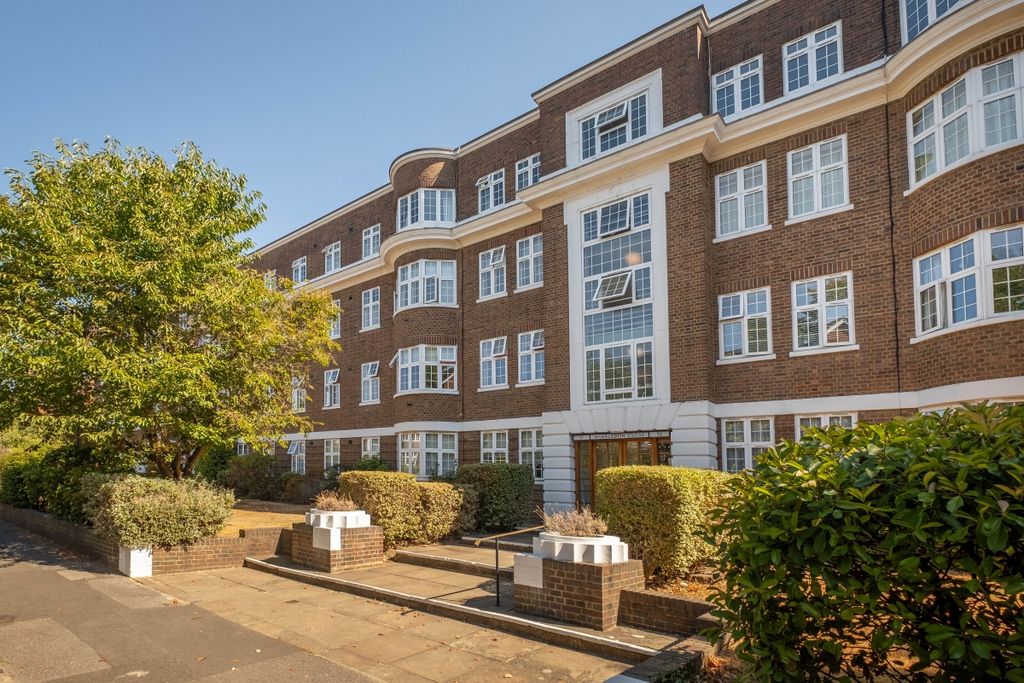 Property photo 2 of 10 20-Wimbledon-Clos...