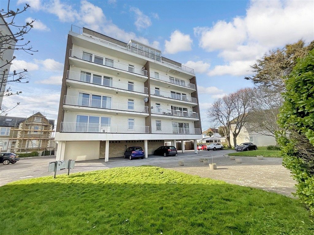 Property photo 1 of 10 Front