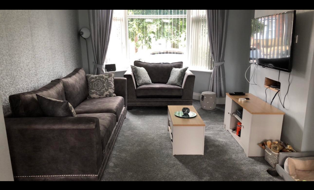 Property photo 1 of 4