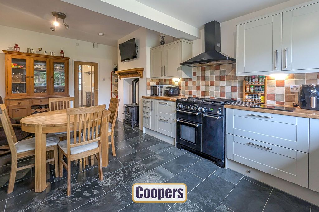 Property photo 3 of 24 Dining Kitchen