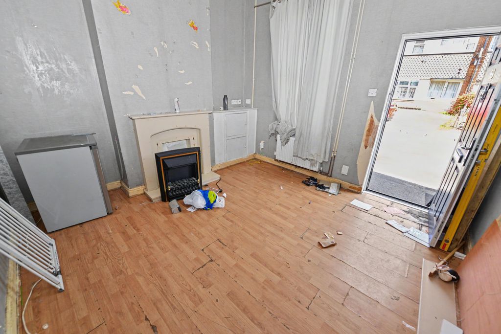 Property photo 2 of 15 59 Cannon Street, Walsall, West Midlands, Ws2 8Ay