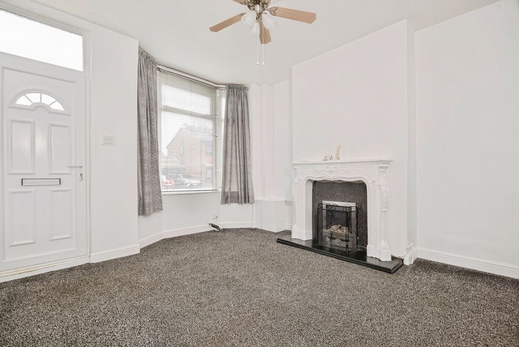 Property photo 2 of 20 Pbox-Img.Jpg