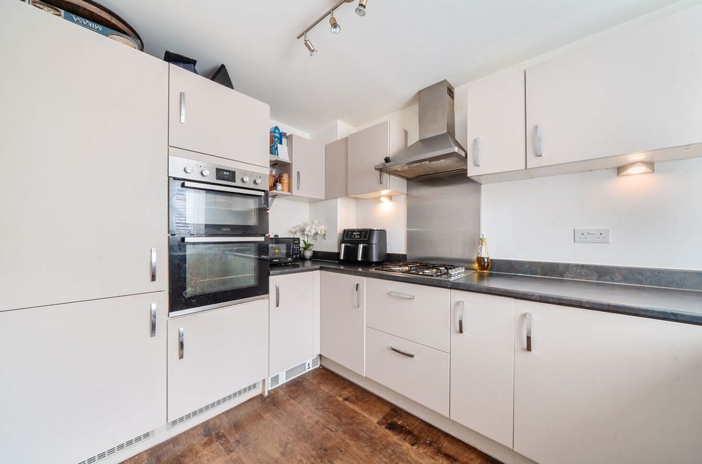 Property photo 3 of 23 1342918-14-68A6E6...