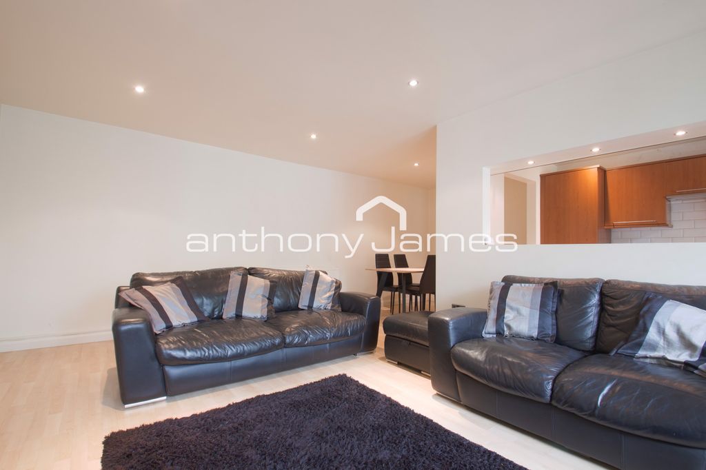 Property photo 3 of 11 Gallery
